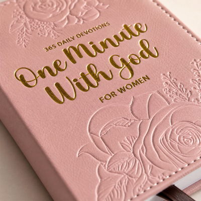 One Minute With God For Women: 365 Daily Devotions for Refreshment and Encouragement